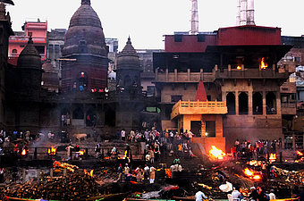 Leichenverbrennung 24/7 in Varanasi